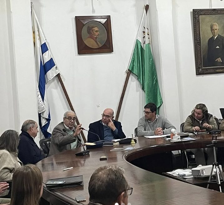 Lee más sobre el artículo Autoridades de INAC y la Federación Rural analizaron desafíos del sector cárnico